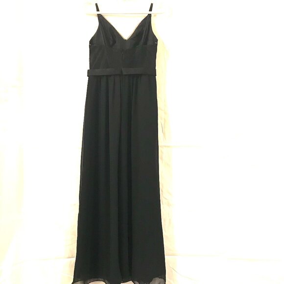 Vera Wang Dresses & Skirts - White Vera Wang maxi women size 6 sheer bodice lining stays black holiday event